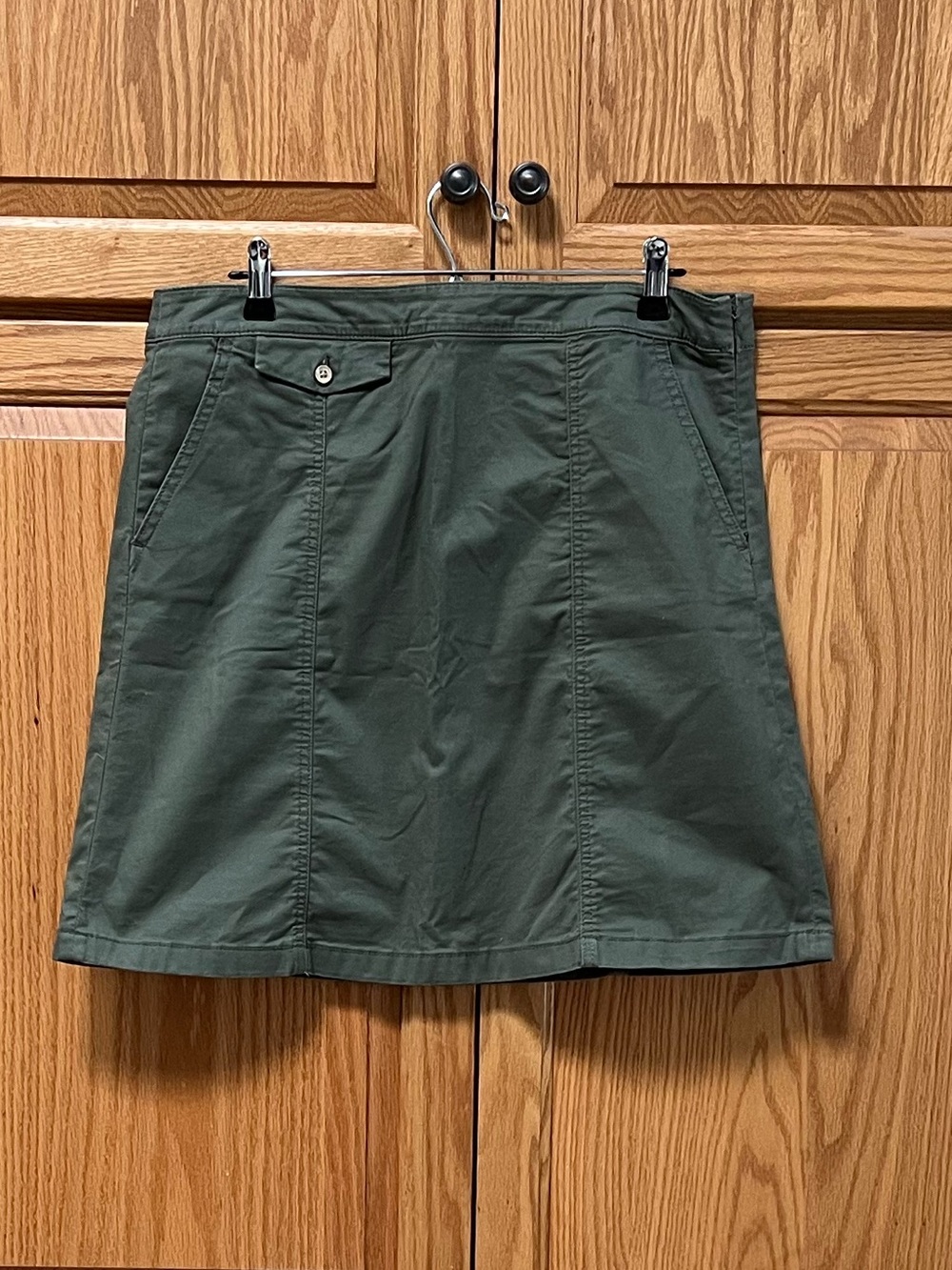 Tommy Hilfiger Women's A-Line Skirt in Olive Green, GUC, Size 12